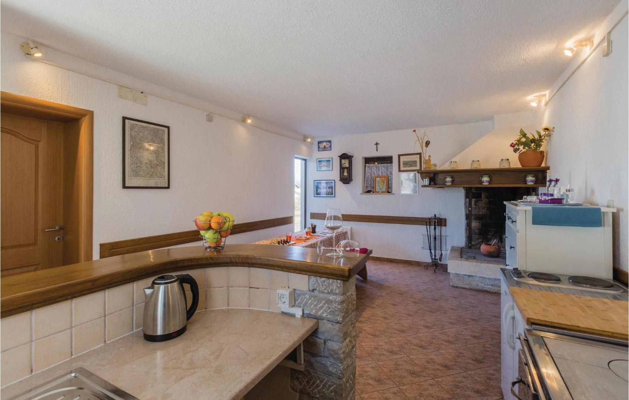 Amazing Apartment In Pazin With Wifi Katun Lindarski Exteriér fotografie
