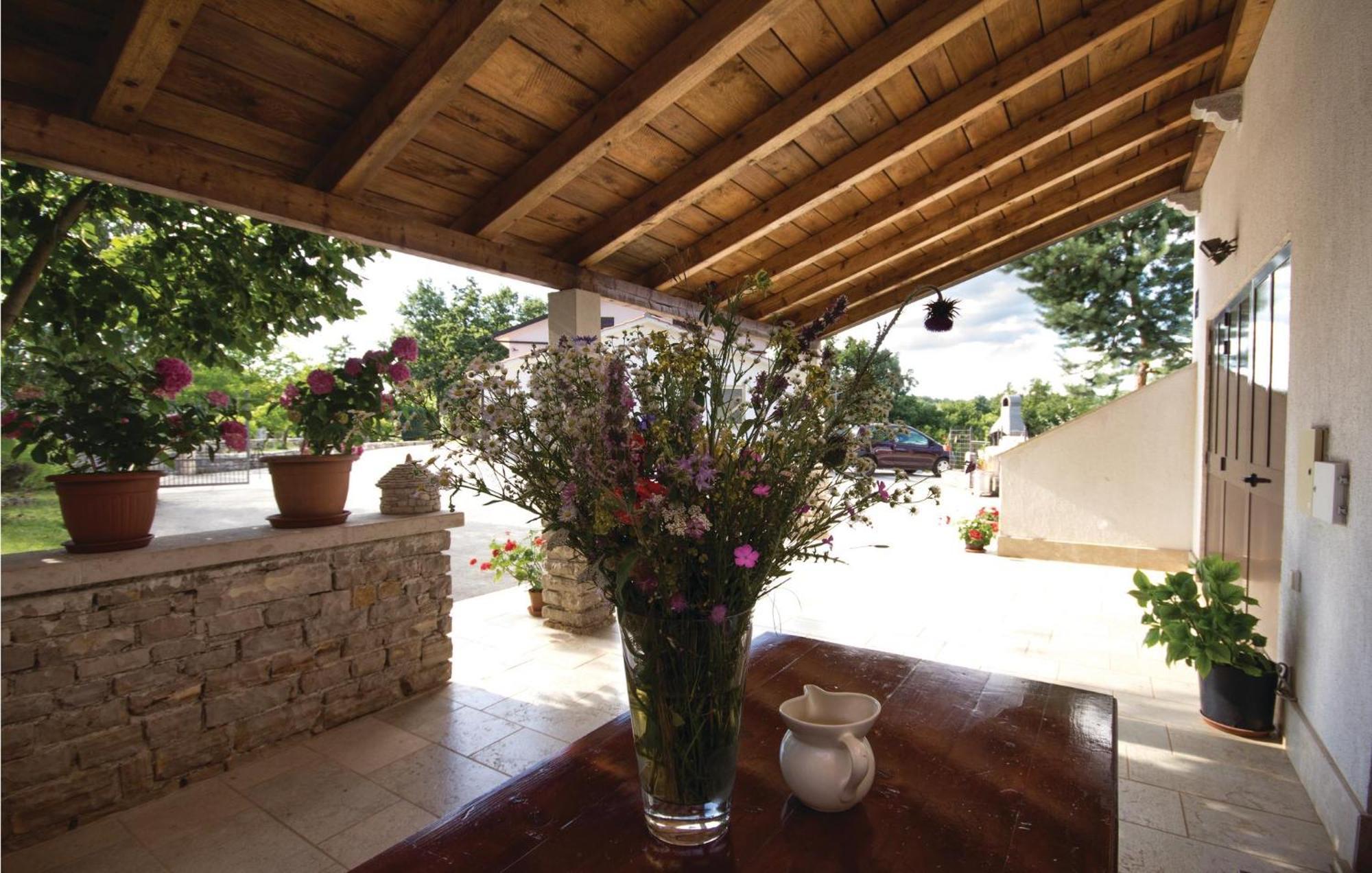 Amazing Apartment In Pazin With Wifi Katun Lindarski Exteriér fotografie