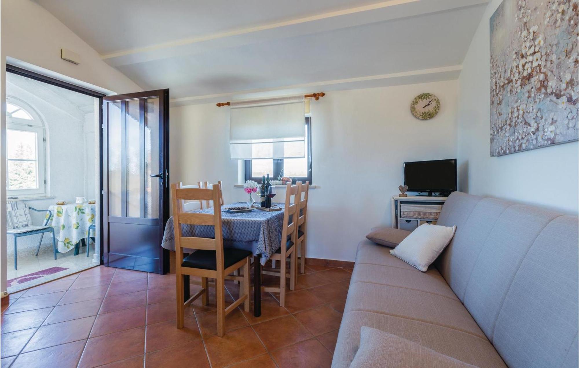 Amazing Apartment In Pazin With Wifi Katun Lindarski Exteriér fotografie
